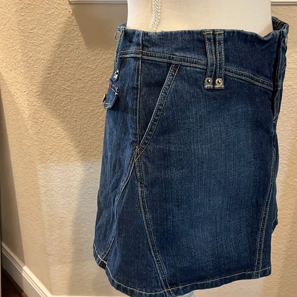 BCBG Maxazria Jeans Denim Skirt Size 4 - Picture 3 of 16